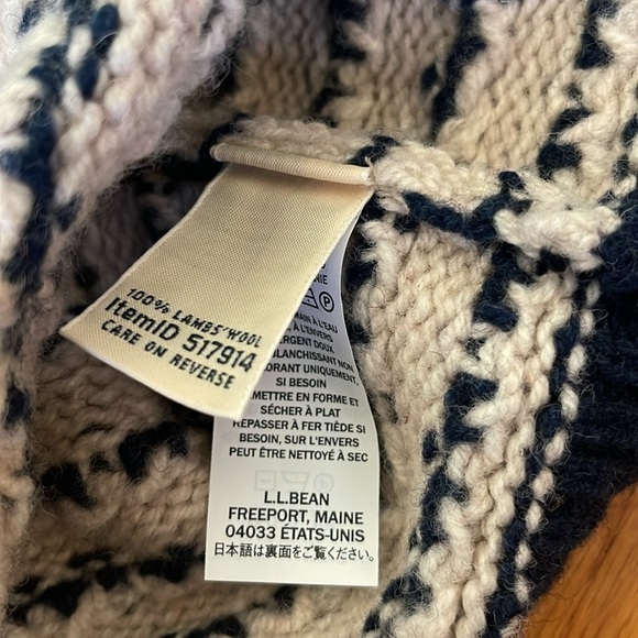 LL Bean Signature Lambswool Sweater - Picture 10 of 12